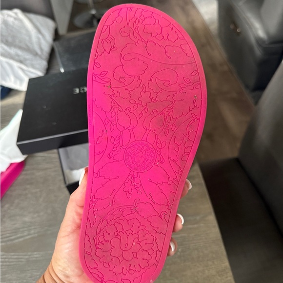 Pink Versace slides size 7 gently used - Picture 3 of 3